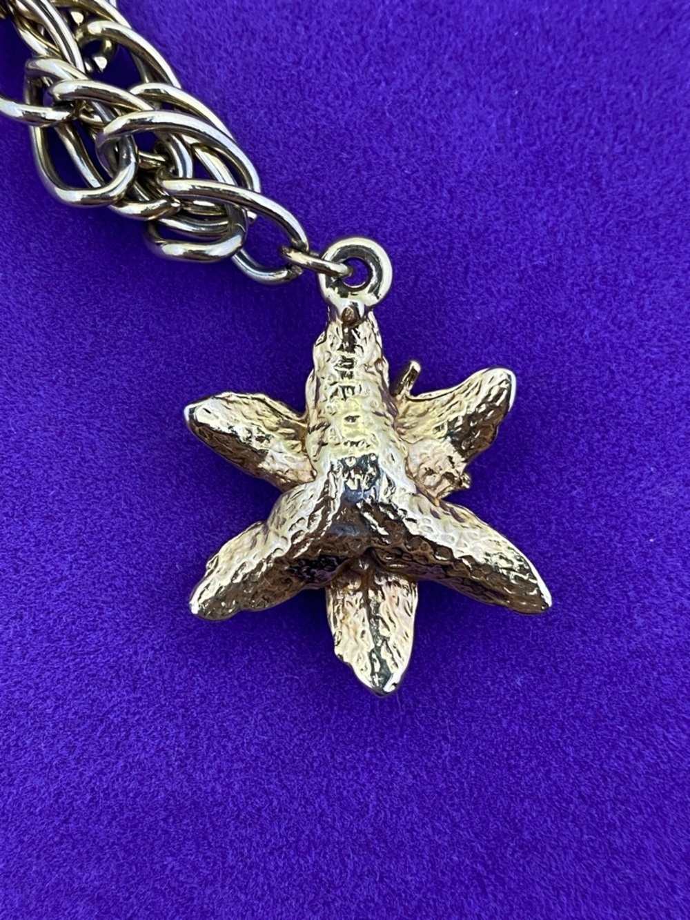 💛 Vintage Gold Plated Flower Charm Chain Bracelet - Picture 4 of 5